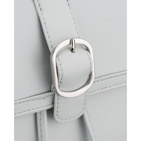 Pojemny plecak damski ze skóry ekologicznej w szarym kolorze wyposażony w nóżki ochronne - Rovicky