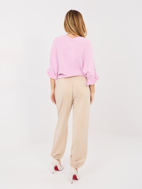 Casualowe beżowe spodnie dresowe damskie – stylizacja