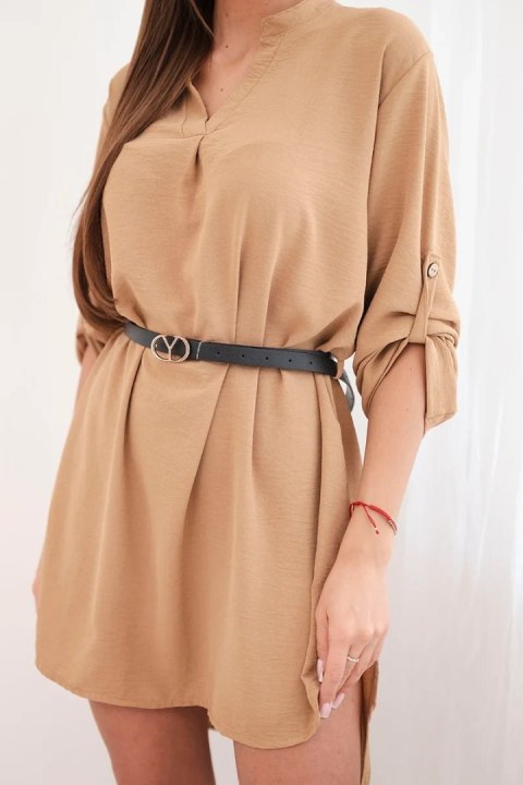 Elegancka sukienka jasny camel z podwijanymi rękawami