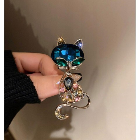 Broszka ozdobna kryształki niebieski i zielony KOTEK BZ173