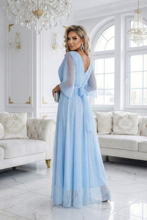 654-3 Długa połyskująca sukienka plus size z dekoltem i transparentnym rękawkiem - błękitna - UNI