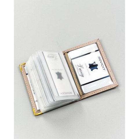 Beżowe etui na karty wykonane ze skóry naturalnej