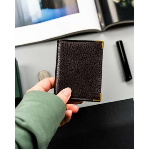 Brązowe etui na karty wykonane ze skóry naturalnej
