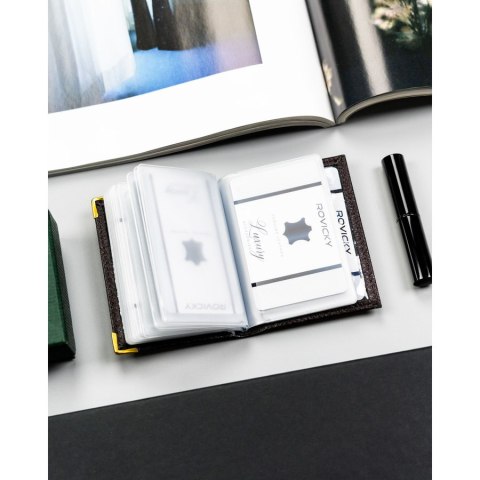 Brązowe etui na karty wykonane ze skóry naturalnej