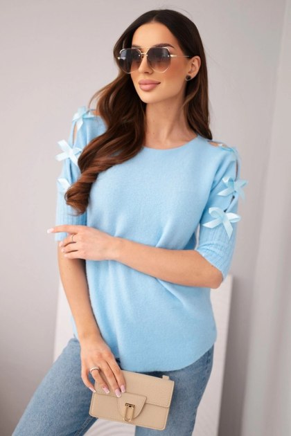 Niebieski sweter damski krótki rękaw z kokardkami