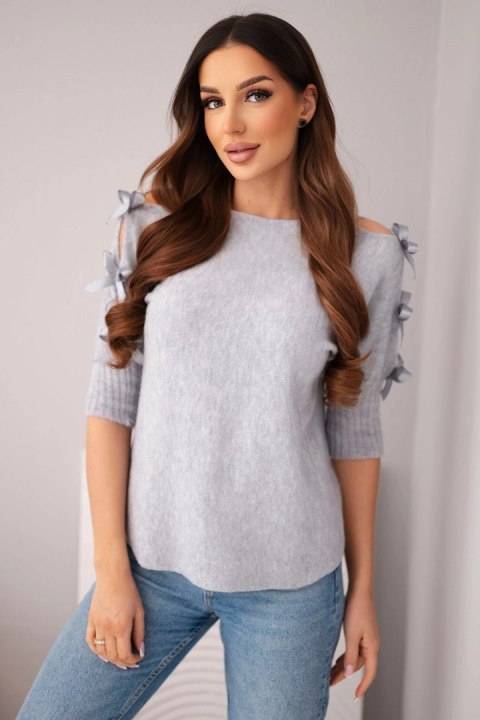 Sweter damski z krótkim rękawem i ozdobnymi kokardkami szary