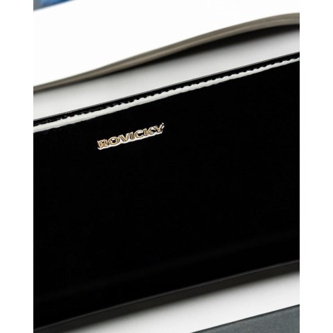 Czarny, duży portfel damski ze skóry ekologicznej zamykany suwakiem i zatrzaskiem - Rovicky