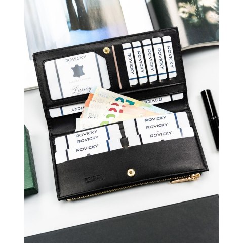 Czarny, duży portfel damski ze skóry ekologicznej zamykany suwakiem i zatrzaskiem - Rovicky