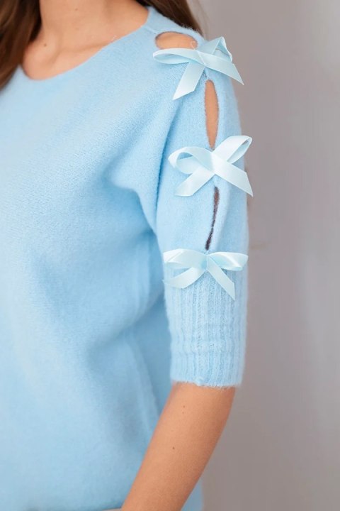 Niebieski sweter damski krótki rękaw z kokardkami