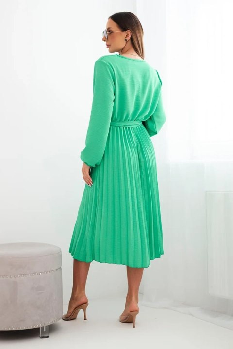 Sukienka wiązana z plisowanym dołem jasno zielona