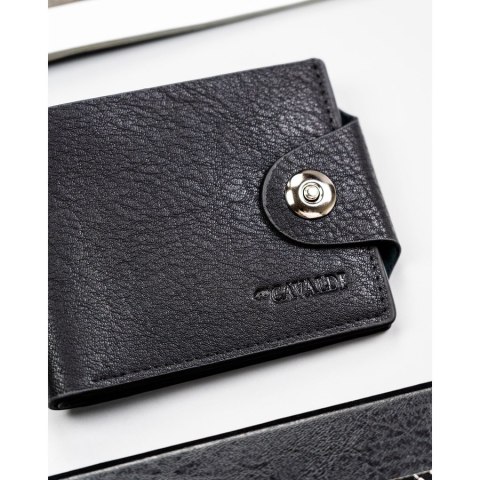 Czarny portfel męski ze skóry ekologicznej zapinany na magnes - 4U Cavaldi