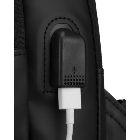 Czarna saszetka męska na ramię wykonana ze skóry ekologicznej - Rovicky