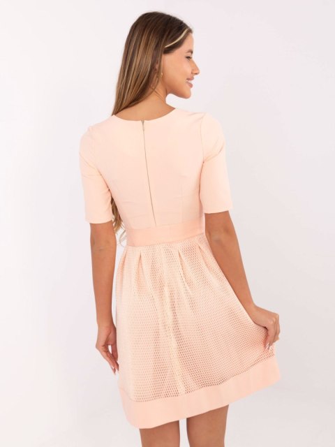 Sukienka-LK-SK-506551.76P-brzoskwiniowy