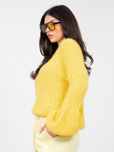 Sweter damski oversize w żółtym kolorze z domieszką wełny