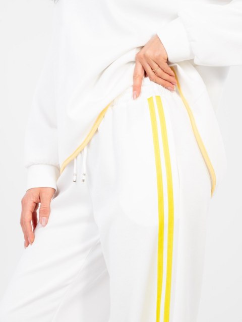 Komplet-IT-KMPL-22216.72-ecru