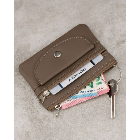 Ciemnobeżowe etui na klucze ze skóry naturalnej z zewnętrzną kieszenią na zatrzask