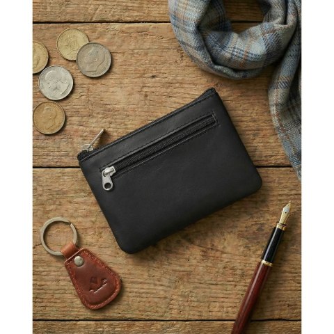 Etui na klucze w czarnym kolorze wykonane ze skóry naturalnej