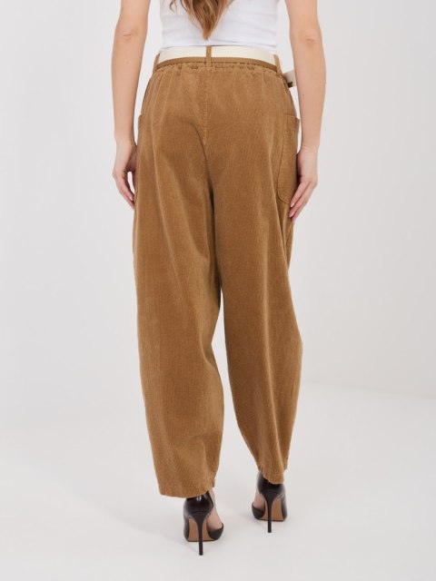 spodnie damskie camelowe sztruksowe wysoki stan stylowy wieszak