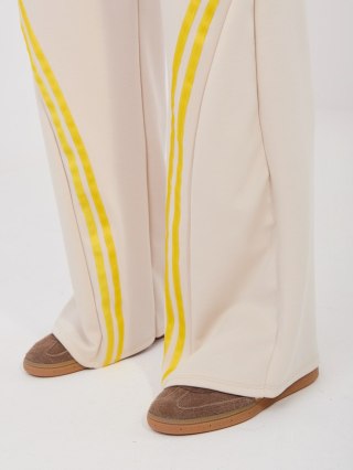 Spodnie dresowe-IT-DR-22168.66-beżowy