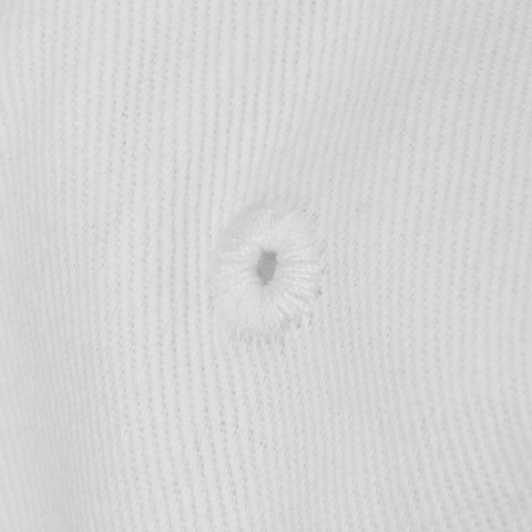 Biała, bawełniana czapka z daszkiem-bejsbolówka z godłem Polski