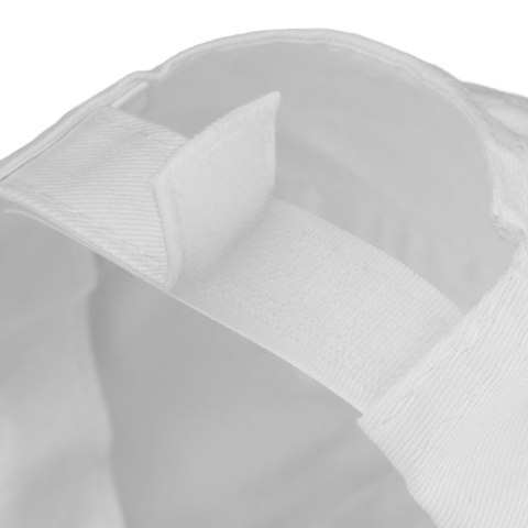 Biała, bawełniana czapka z daszkiem-bejsbolówka z godłem Polski