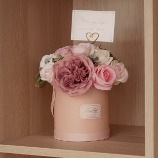 Flower Box Bukiet Zapachowych Kwiatów Mydlanych – Róże w Pudełku Prezent BUK10R