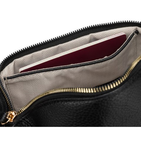 Czarna saszetka damska ze skóry ekologicznej, jednokomorowa - Peterson