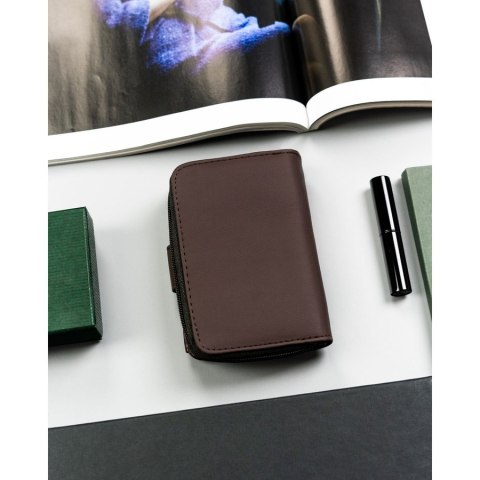 Brązowy portfel damski ze skóry ekologicznej zamykany na zatrzask i suwak - 4U Cavaldi