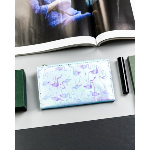 Duży portfel damski wykonany ze skóry ekologicznej w błękitnym kolorze ze wzorem we flamingi - 4U Cavaldi