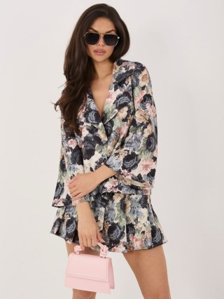 Czarna marynarka damska w kwiaty z rękawem 3/4 – Italy Moda