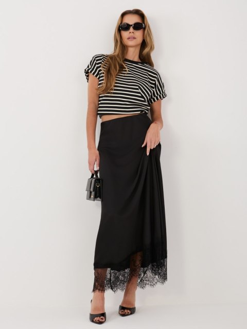Czarna Spódnica z Koronkowym Wykończeniem | Stylowy Wieszak
