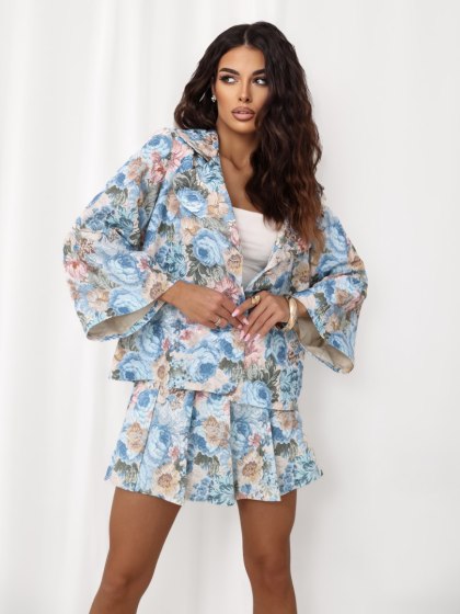 Jasnoniebieska marynarka damska w kwiaty z rękawem 3/4 – Italy Moda