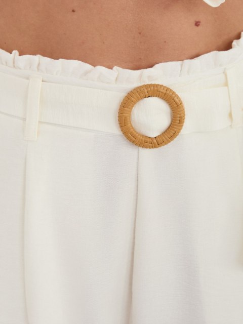 Szorty-D60103M62612KA1-biały