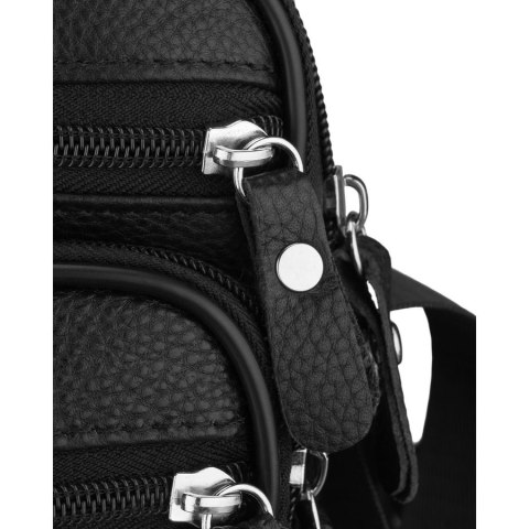 Czarna listonoszka męska na ramię wykonana ze skóry naturalnej, jednokomorowa - Rovicky