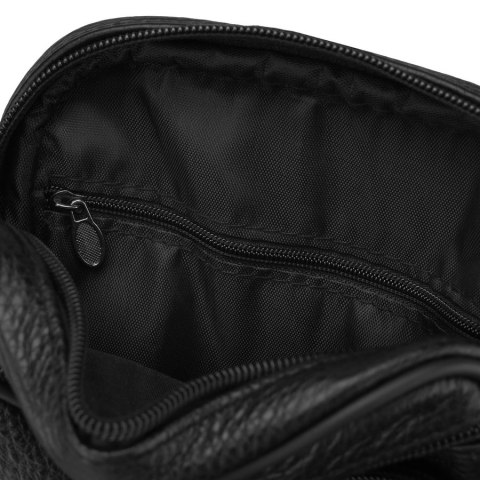 Listonoszka męska wykonana ze skóry naturalnej w czarnym kolorze, zamykana suwakiem - Rovicky