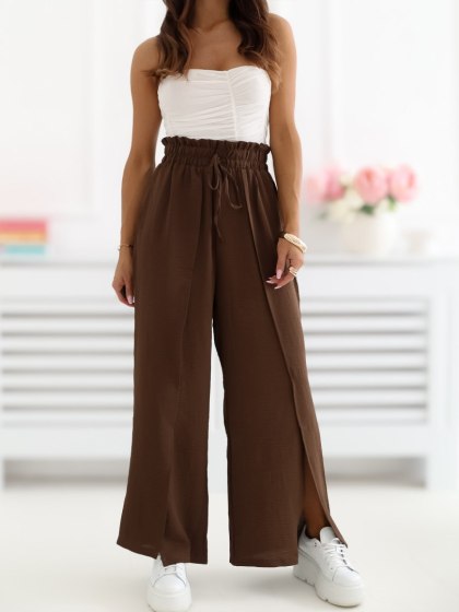 Ciemnobrązowe spodnie damskie wide leg z rozcięciem i wysokim stanem