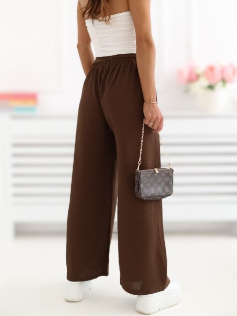 spodnie wide leg brązowe casual outfit