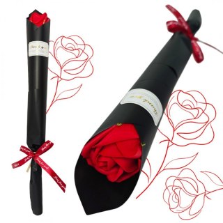 Pojedyncza zapachowa róża mydlana w ozdobnym papierze z kokardą BUK12CZE