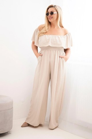 Kombinezon damski Plus Size z falbaną i krótkim rękawem beżowy