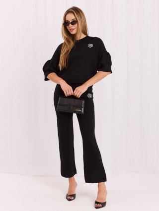 Czarny dzianinowy komplet damski z bufiastymi rękawami i spodniami 7/8 ITALY MODA