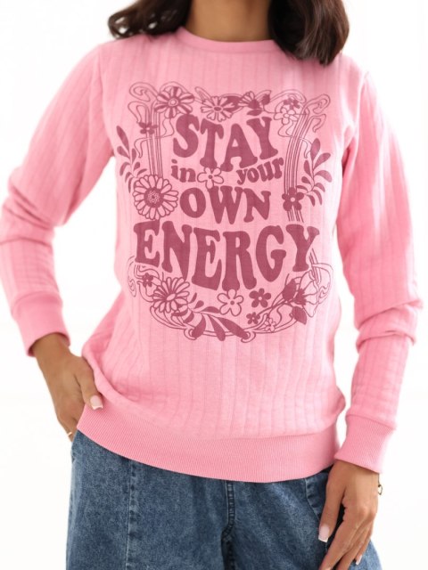 Różowa prążkowana bluza damska z nadrukiem Stay in Your Own Energy SUBLEVEL