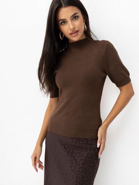 Brązowy sweter damski z krótkim rękawem i półgolfem