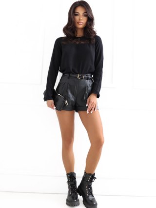 Elegancka czarna bluzka damska z koronką 100% wiskoza – EIGHT 2 NINE