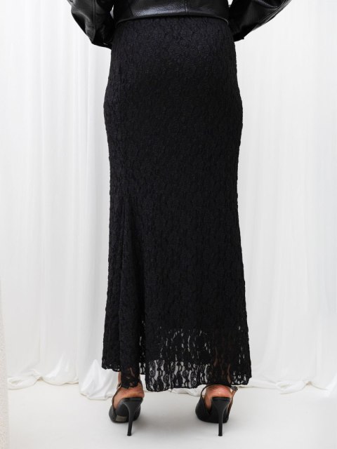Czarna spódnica z koronki z podszewką ITALY MODA MI-SD-3573.01