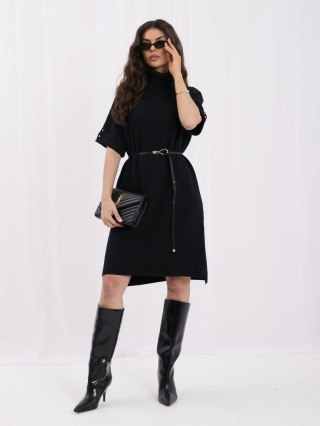 Czarna dzianinowa sukienka z golfem, paskiem i ozdobnymi guzikami ITALY MODA