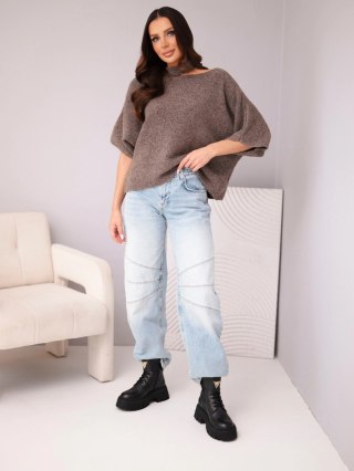 Sweter damski oversize fango z asymetrycznym dekoltem i półgolfem