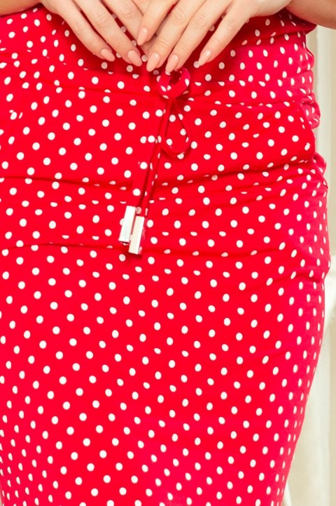 13-98 Sukienka sportowa z wiązaniem i kieszonkami - CZERWONA W GROSZKI - XXL 13-98 Sukienka sportowa z wiązaniem i kieszonkami - CZERWONA W GROSZKI - XXL